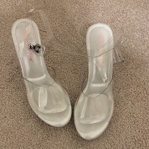 Shoe fairy Olympia heels with straps size 8